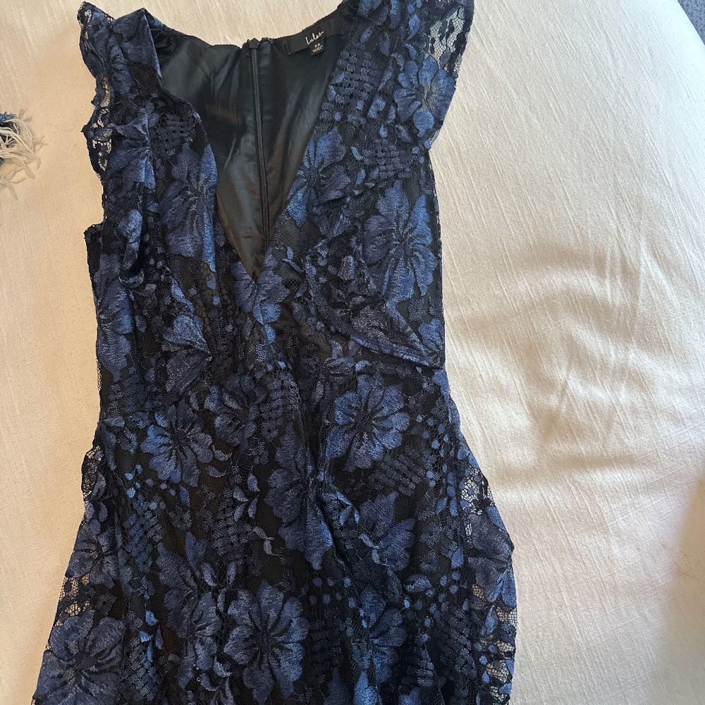 Lulus tiered lace dress